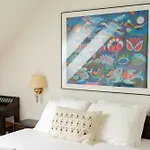 Mia Hotel *