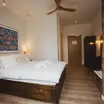 Hotel Mia *